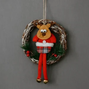 Hasır halka üzerine kırmızı kıyafetli peluş geyik figürlü yılbaşı kapı süsü